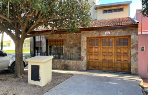 Excelente casa en venta en 151 esq. 47